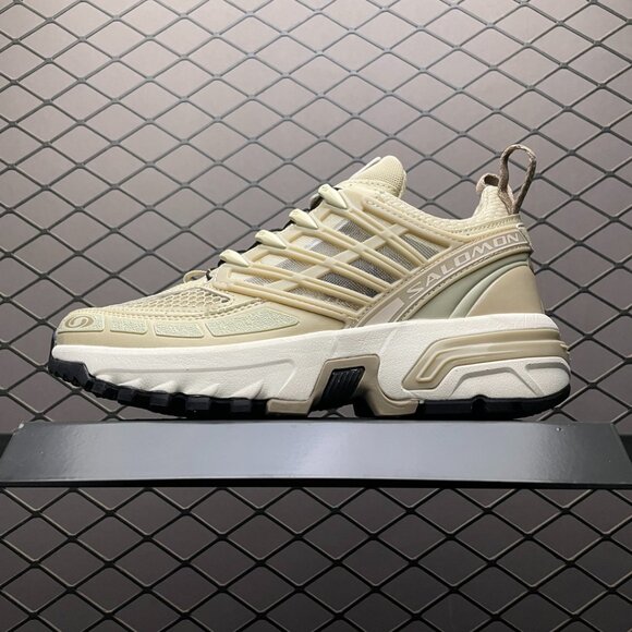 Salomon ACS Pro Sneakers in Beige